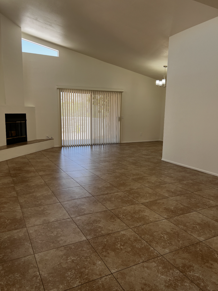 4649 N Mountain Quail Rd