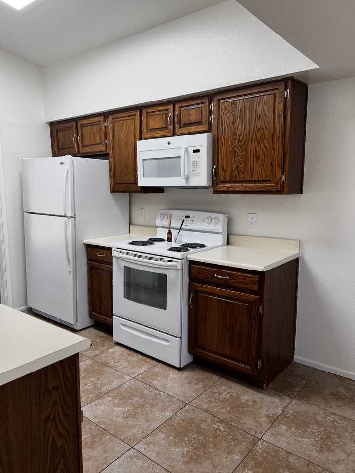 4649 N Mountain Quail Rd - Photo 4 of 24