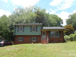 featured image of 7556 Thorncliff Dr