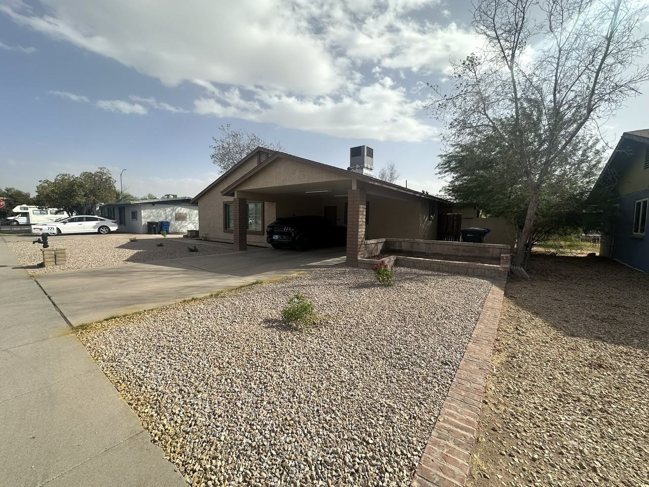 771 E Laredo St - Photo 2 of 35