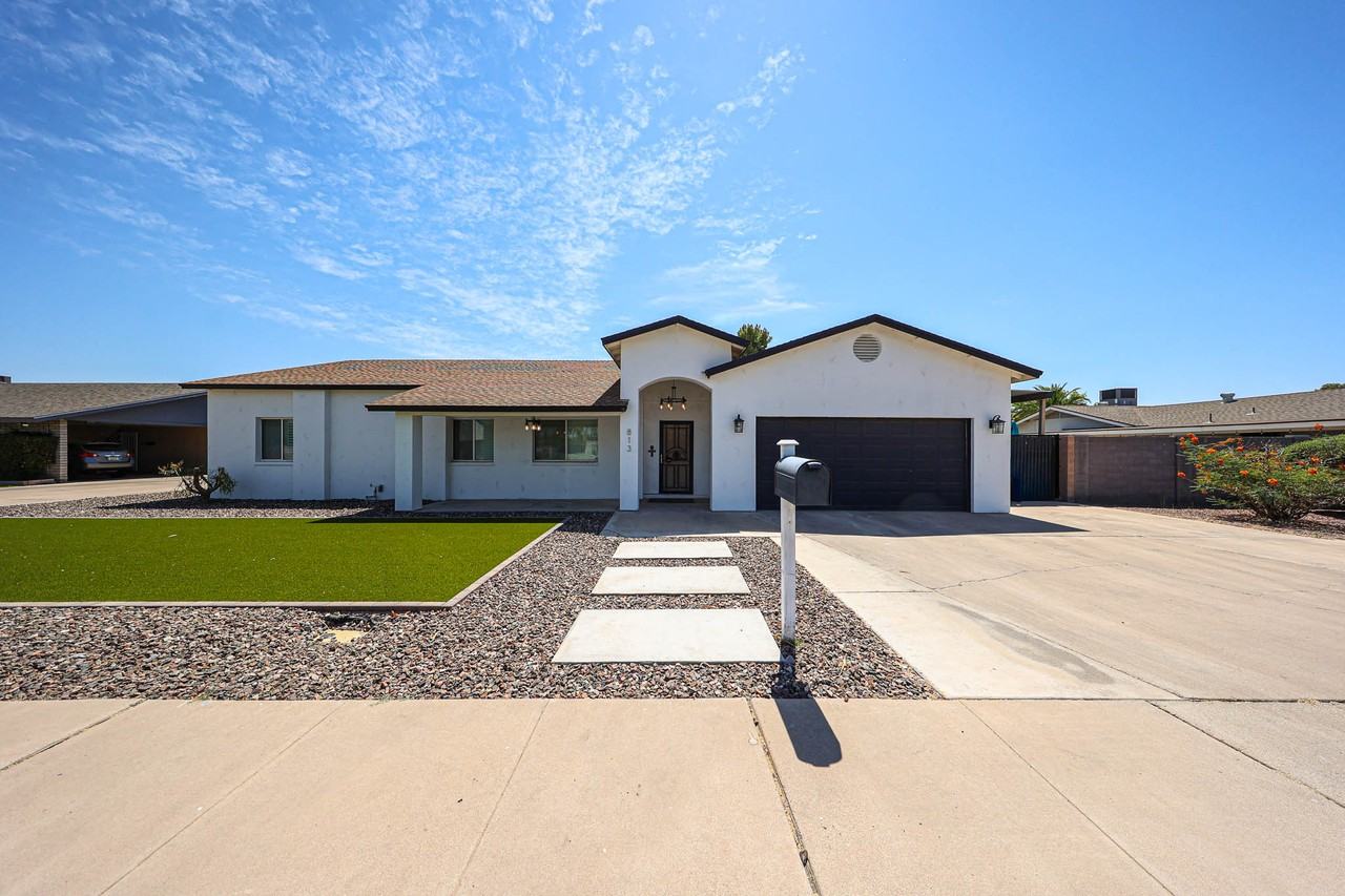 813 N Almond Cir