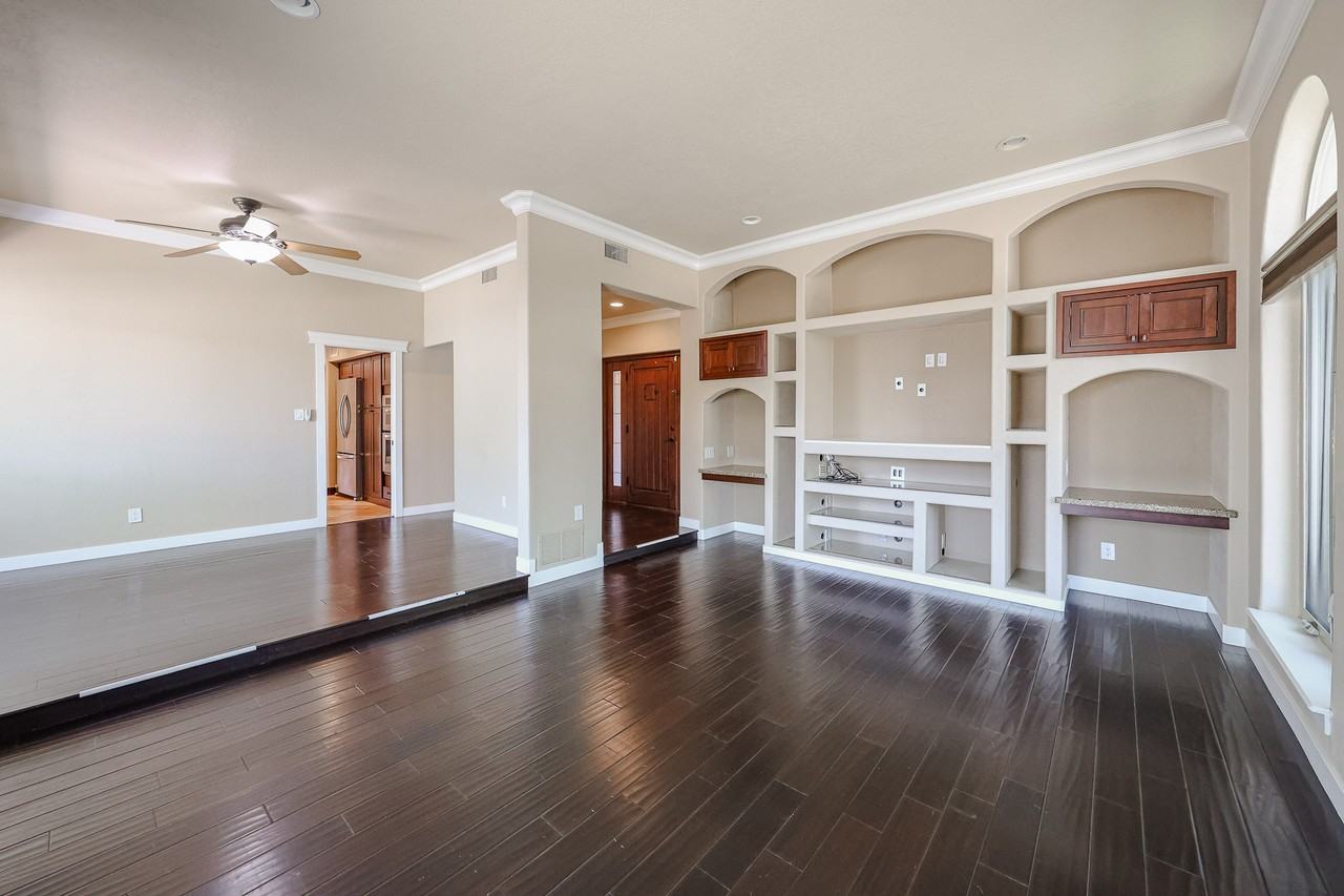15811 E Richwood Ave - Photo 7 of 50