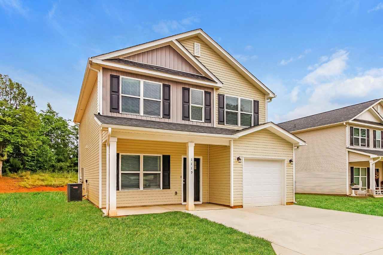 1119 Rhyne Rd - Photo 2 of 15
