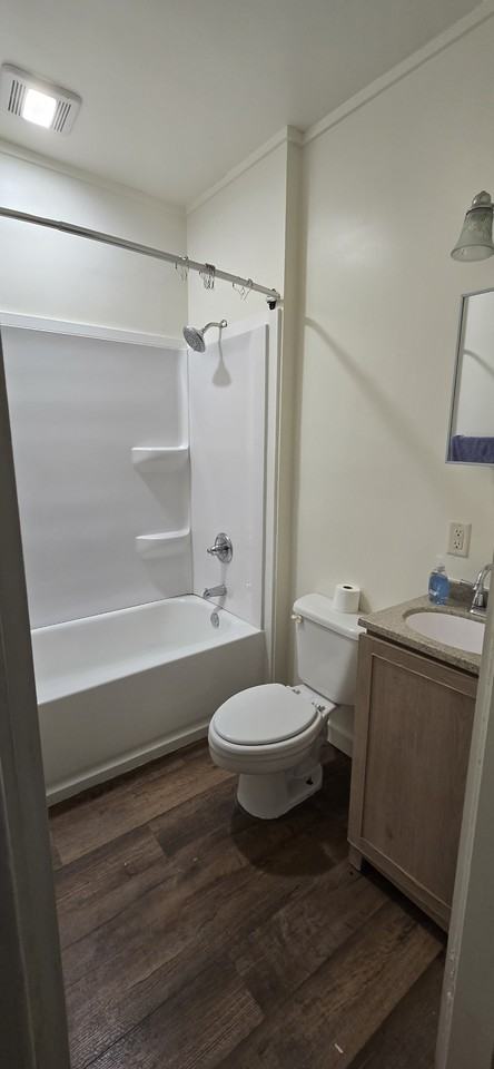 923 E 5th St - Photo 4 of 13