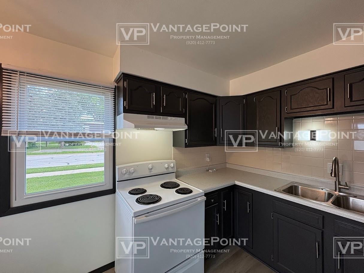 2120 Van Deuren Street - Photo 5 of 16