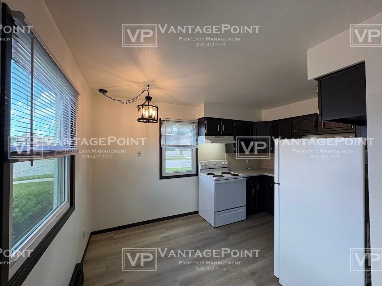 2120 Van Deuren Street - Photo 7 of 16