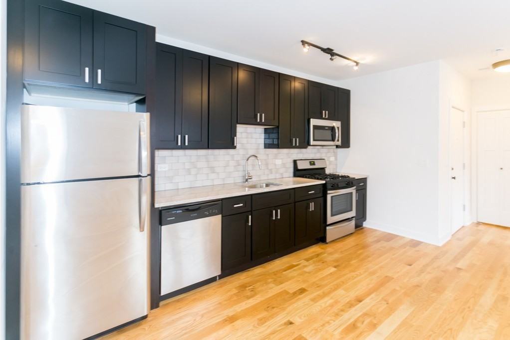 2203 W Eastwood Ave #3NW - Photo 4 of 15