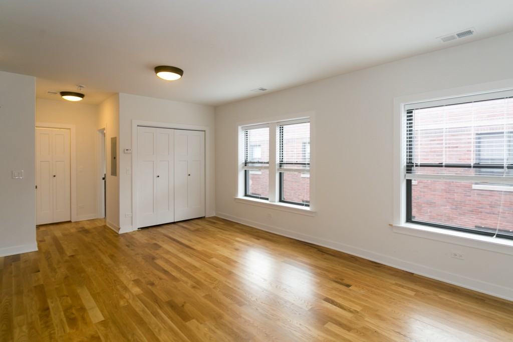 2203 W Eastwood Ave #3NW - Photo 5 of 15