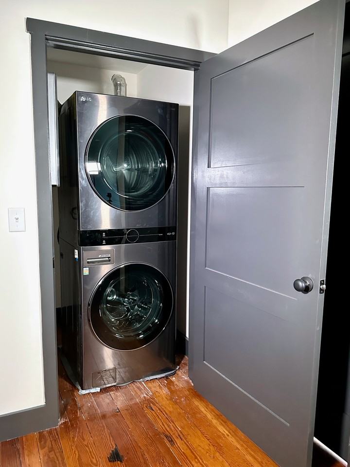 437 West Grant Street-204 - Photo 7 of 13