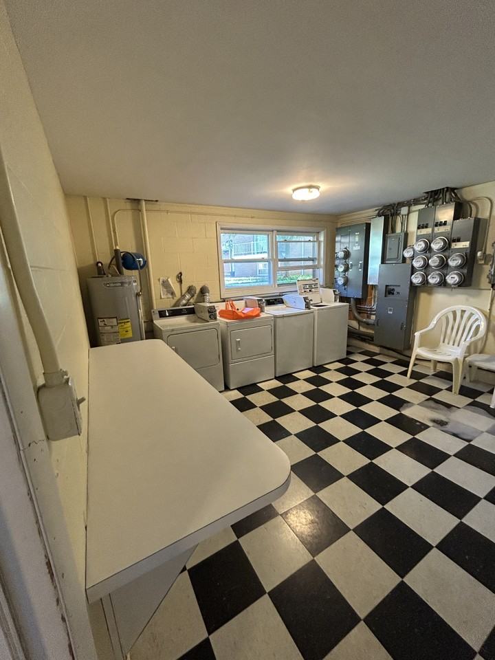 105 N. Edgewood Apt 6 - Photo 4 of 14