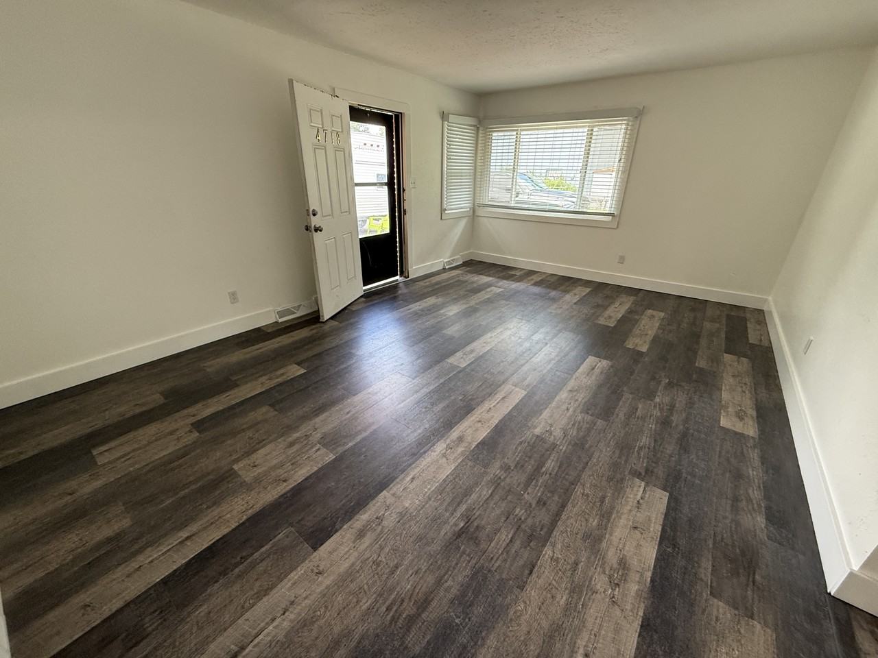 4716 Diana Drive - Photo 4 of 24