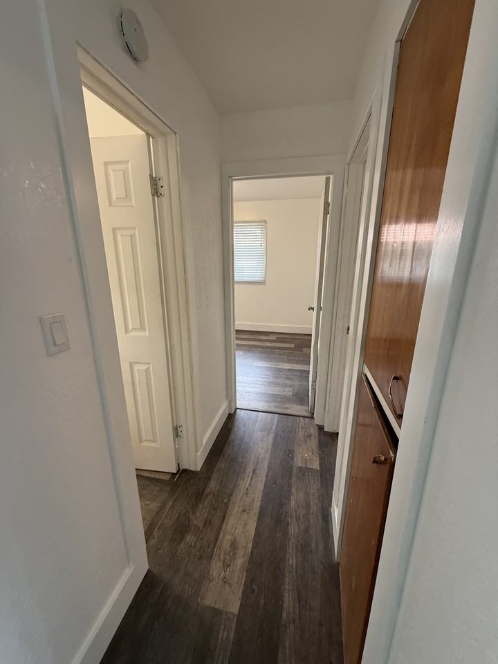 4716 Diana Drive - Photo 7 of 24