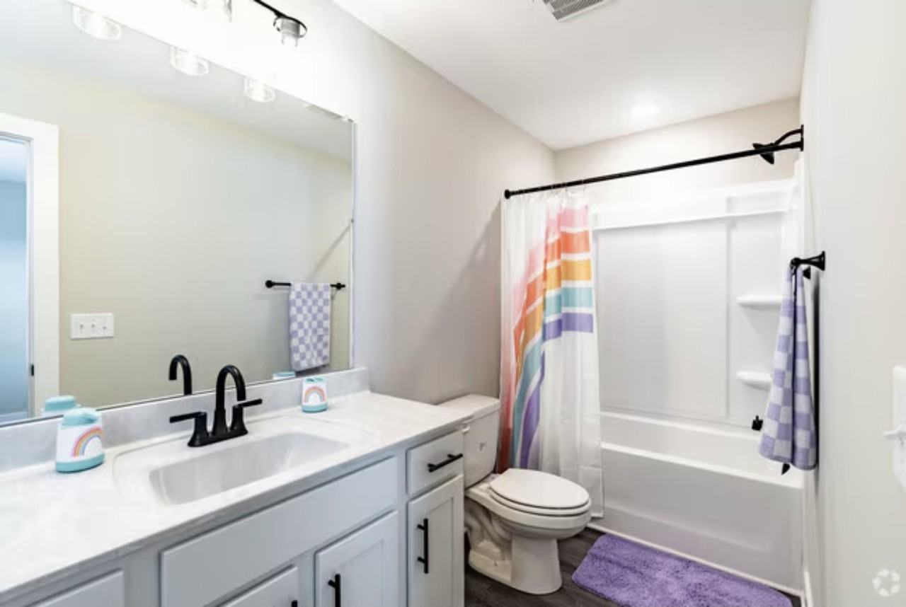921 Martin St - Photo 6 of 8