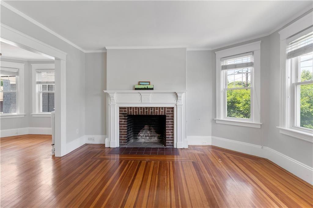157 Irving Ave - Photo 7 of 29