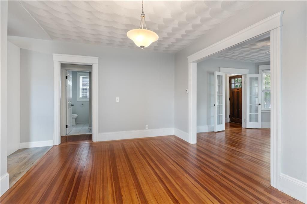 153 Irving Ave - Photo 7 of 21