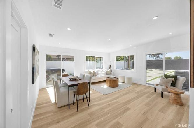 338 S James St - Photo 3 of 20