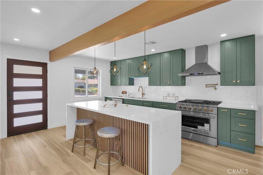 338 S James St - Photo 5 of 20