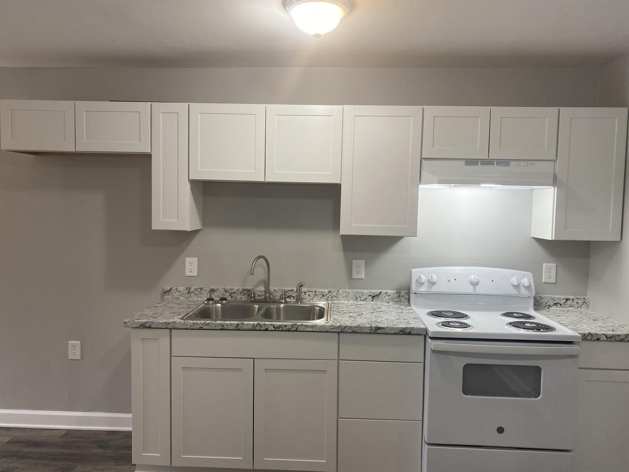 1009 Ingram Street - Photo 5 of 10