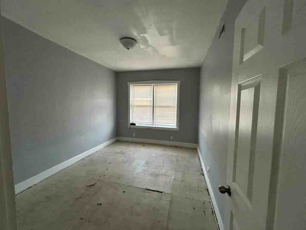5916 West Roosevelt Road STOP AND GO FURNITURE - Photo 4 of 9