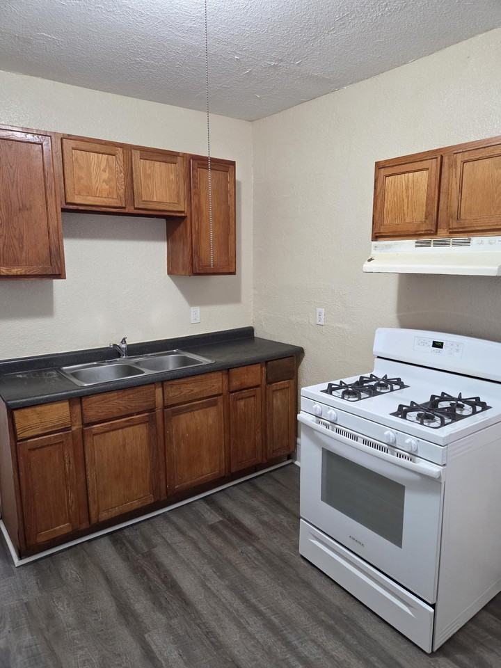 2649 Humboldt Avenue North - Photo 2 of 22