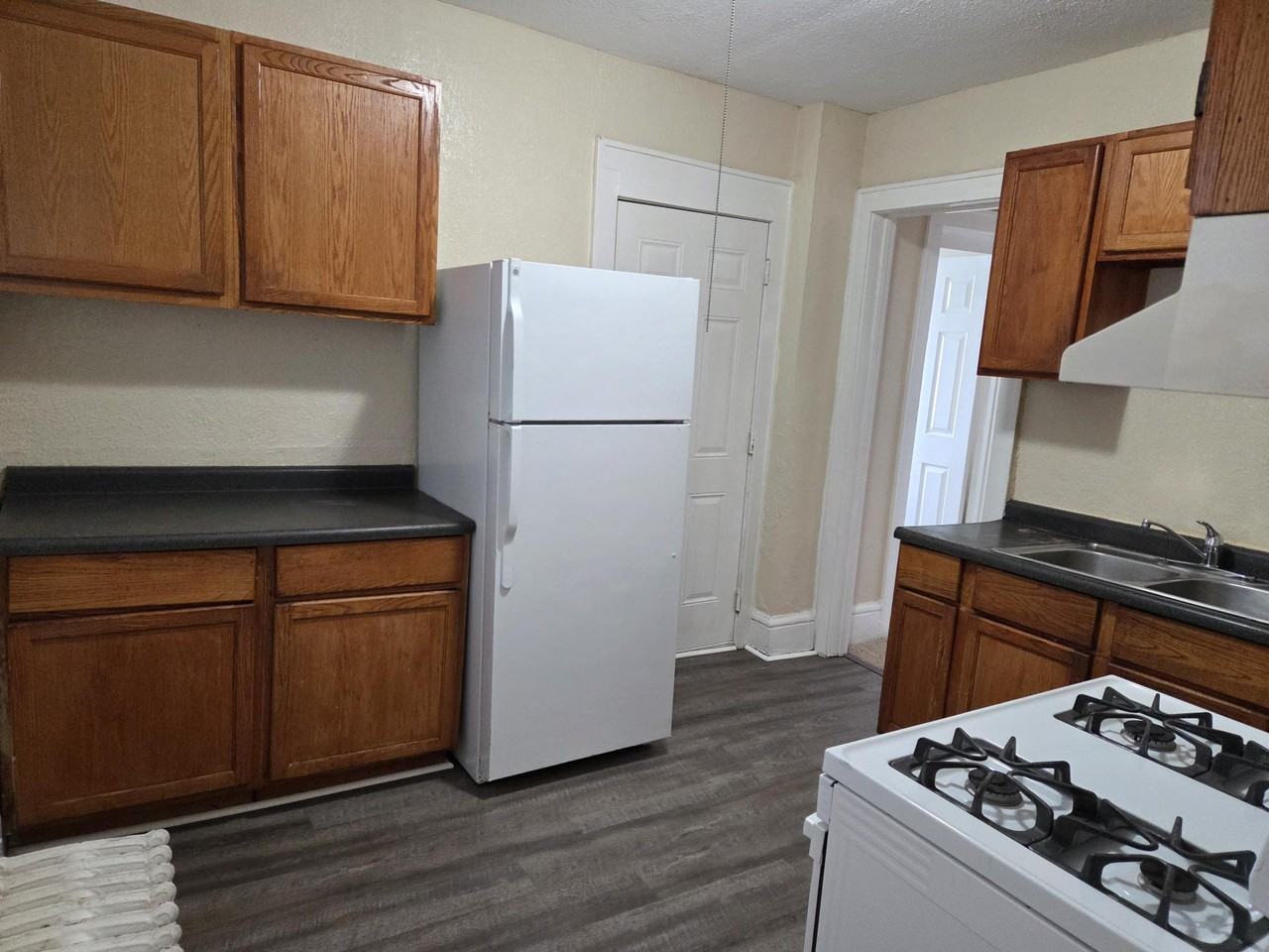 2649 Humboldt Avenue North - Photo 3 of 22