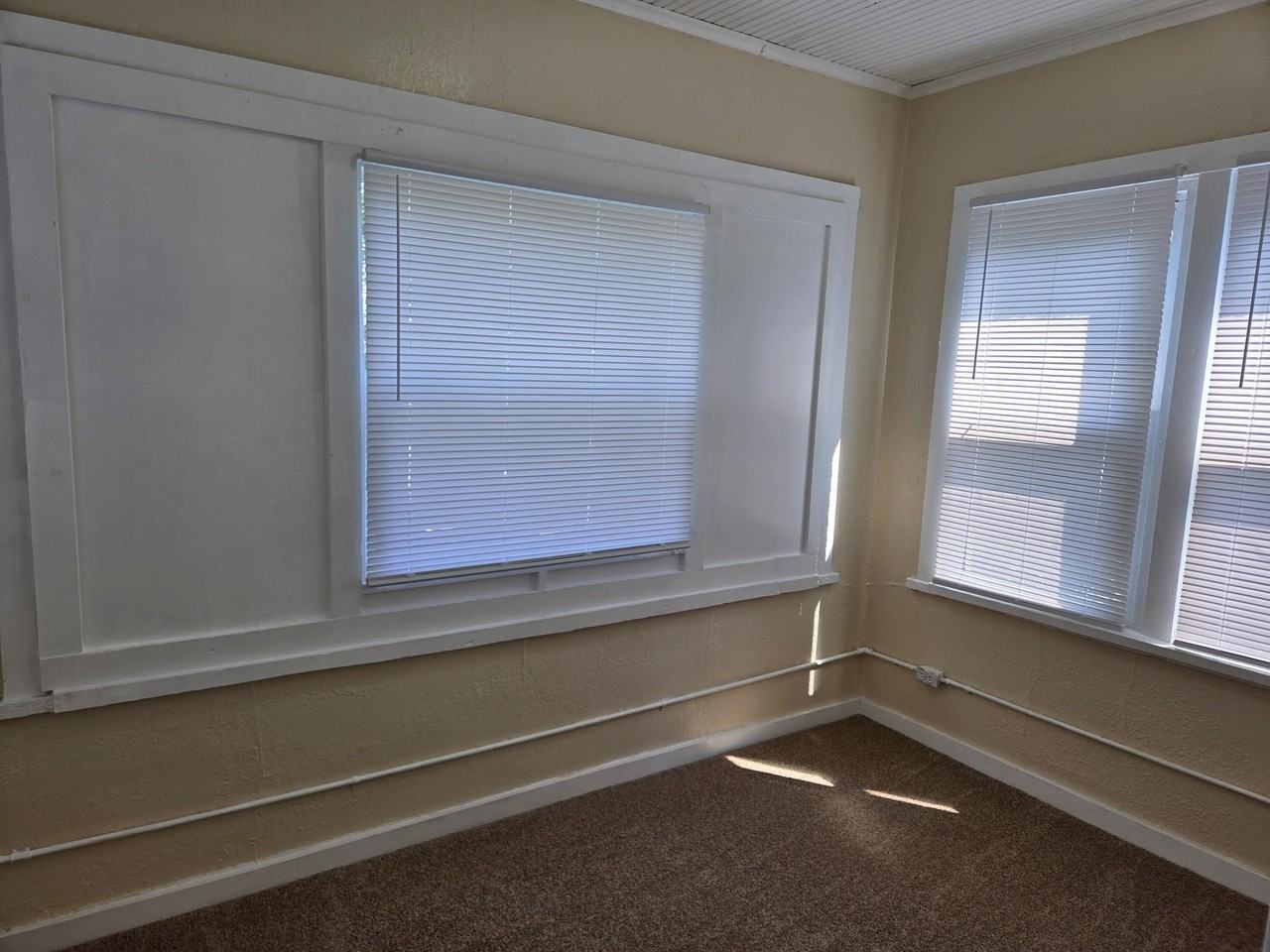 2649 Humboldt Avenue North - Photo 6 of 22