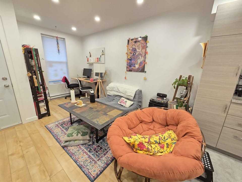 6637 Avenue du Parc - Photo 2 of 11