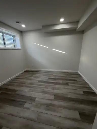 4410 38 St - Photo 3 of 14