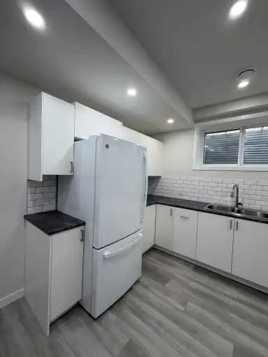 4410 38 St - Photo 6 of 14