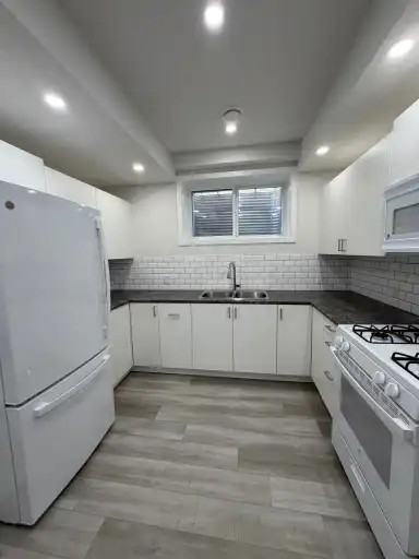 4410 38 St - Photo 7 of 14