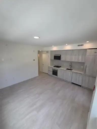 3262 Vanness Ave - Photo 5 of 15