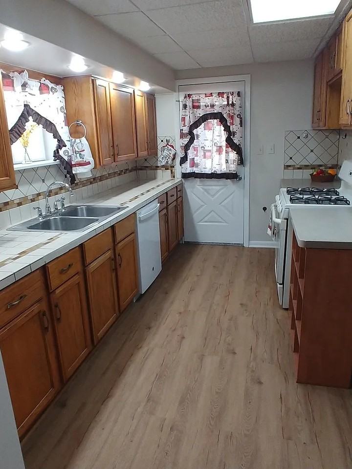 3237 Bookman Ave #NA - Photo 7 of 29