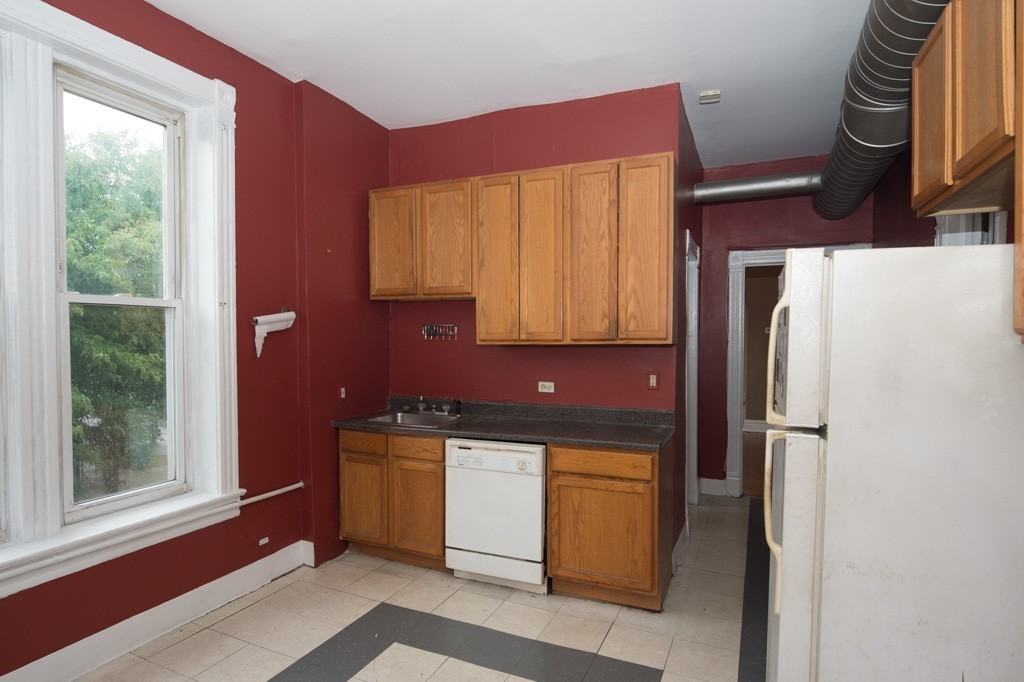 1056 N Rockwell St #FA9 - Photo 2 of 20