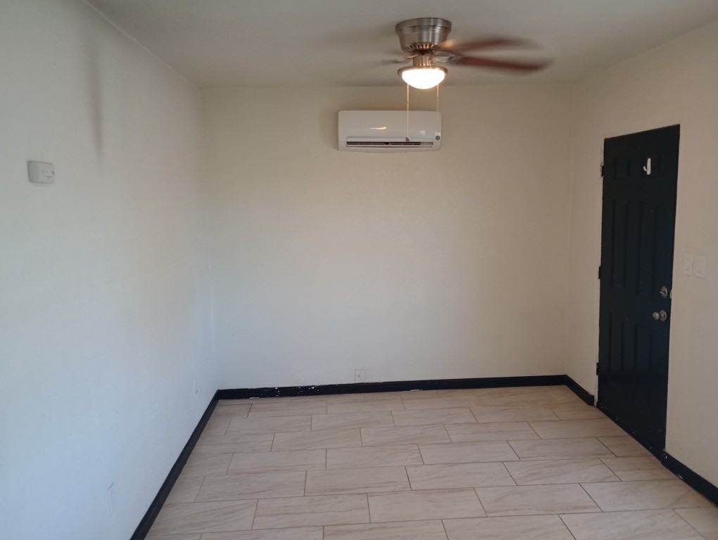 301 N Sunshine Blvd #08 - Photo 4 of 9