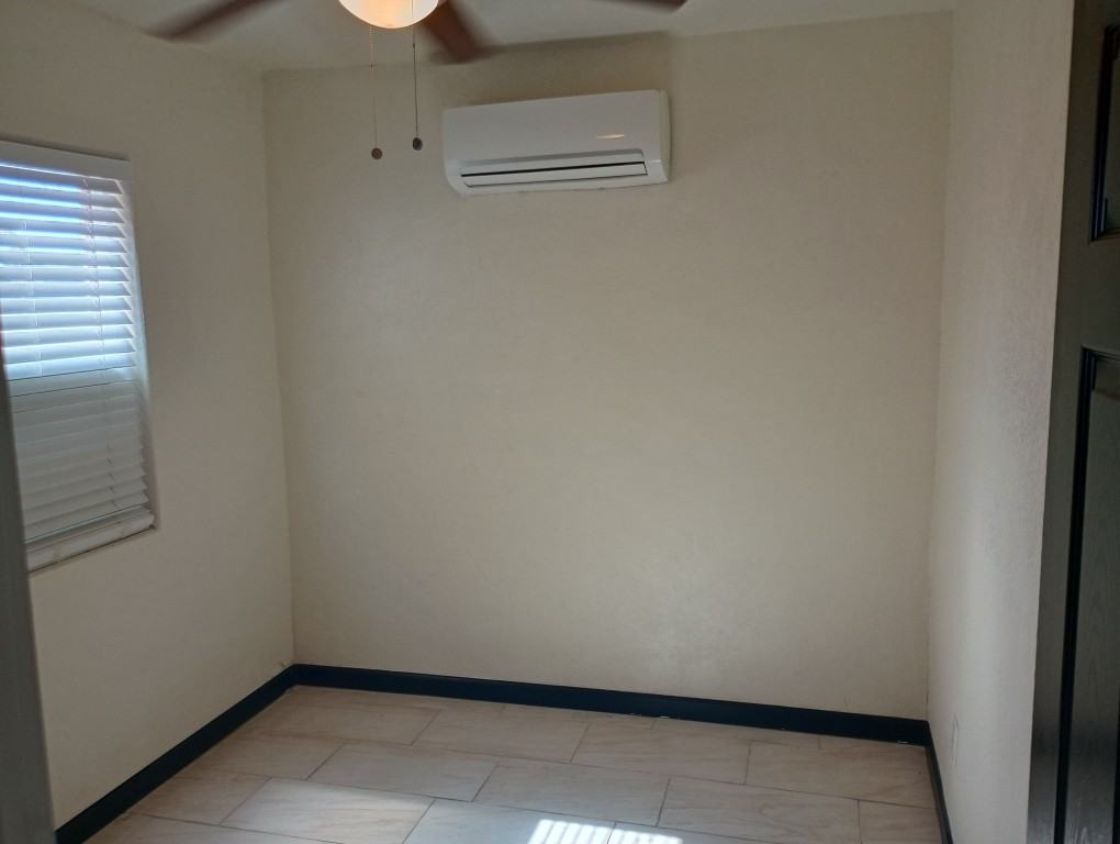 301 N Sunshine Blvd #08 - Photo 3 of 9