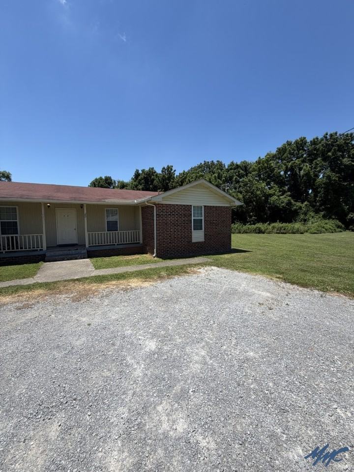 360 Creekwood Ct #B - Photo 2 of 20