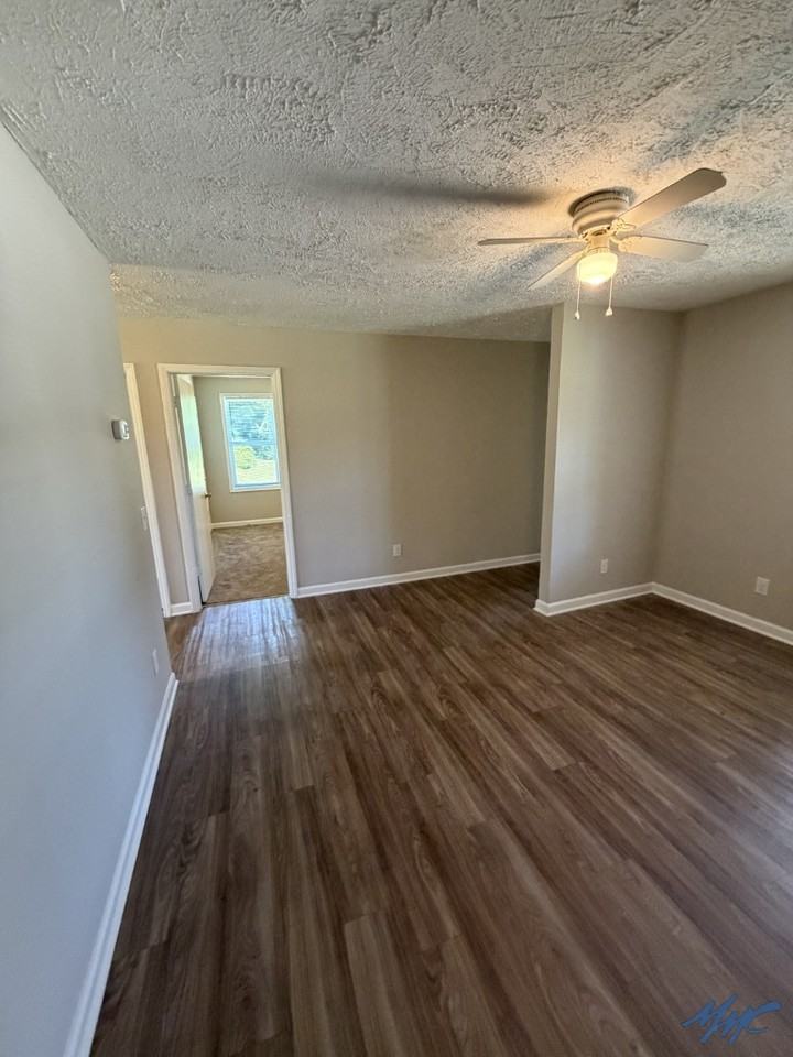 360 Creekwood Ct #B - Photo 4 of 20