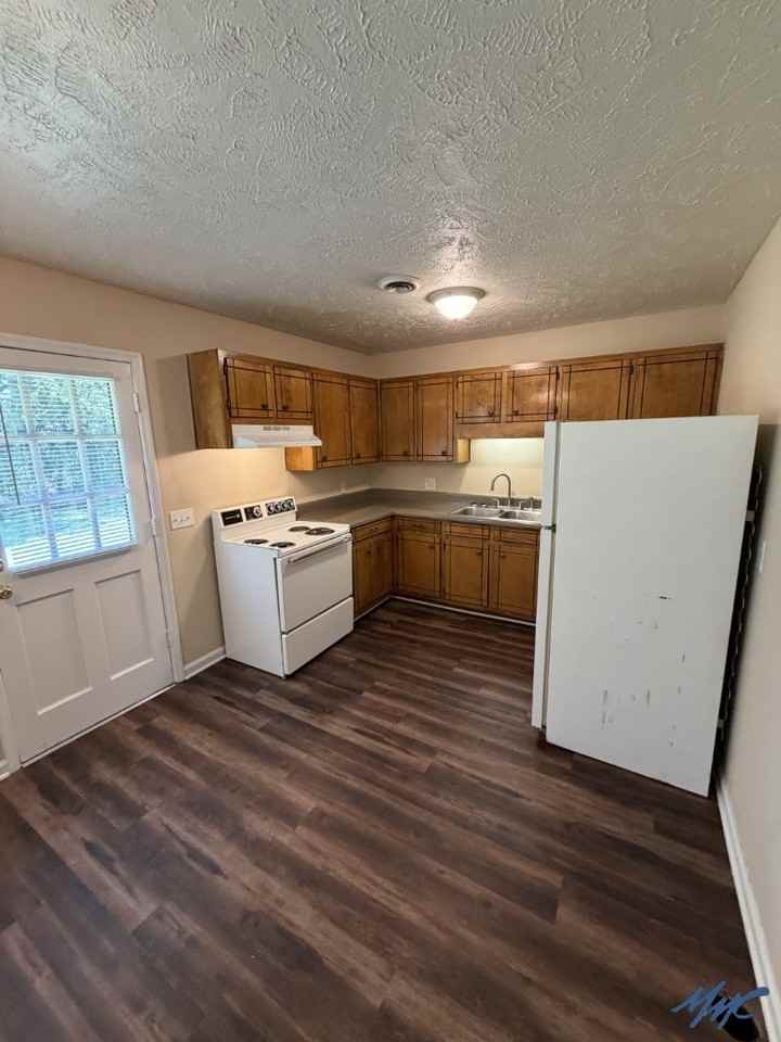 345 Creekwood Ct #B - Photo 7 of 16