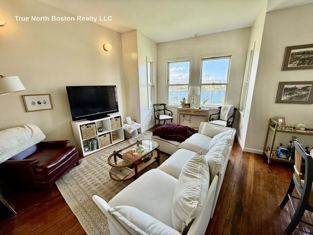 492 Commercial St #4 - Photo 2 of 17