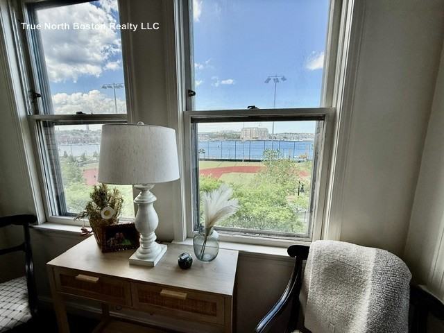 492 Commercial St #4 - Photo 4 of 17