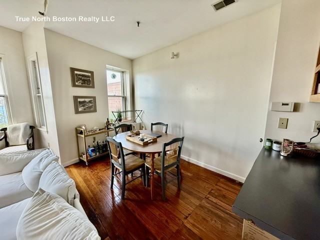 492 Commercial St #4 - Photo 5 of 17