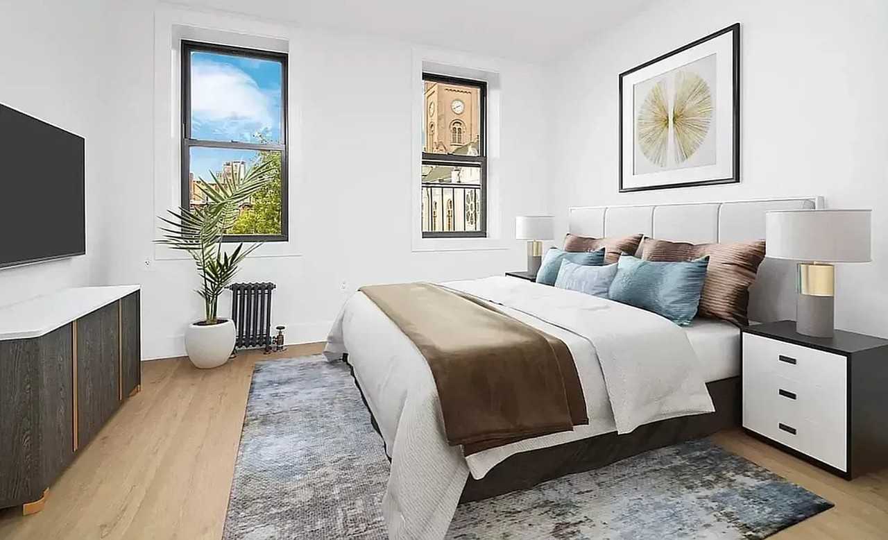 207 E 4th St #3B - Photo 2 of 4