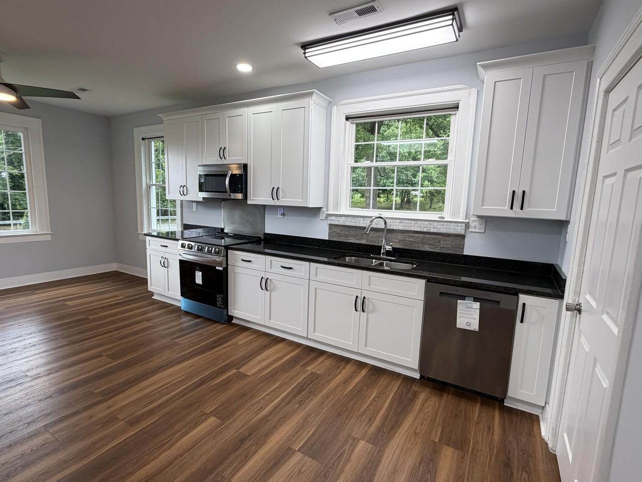1211 Glenwood Dr - Photo 6 of 22