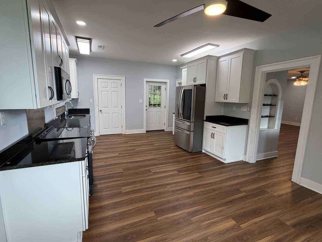 1211 Glenwood Dr - Photo 2 of 27