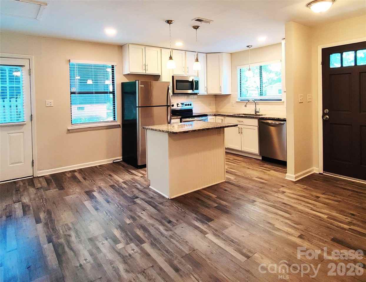 5101 Glenview Ct - Photo 2 of 18