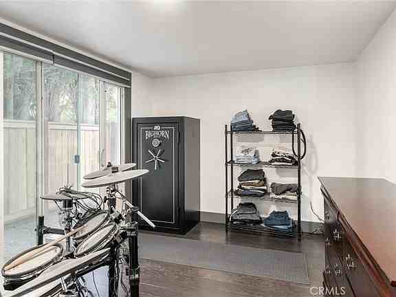 1928 Oleander Ave - Photo 5 of 14