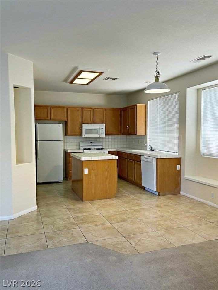 3496 Meridale Dr - Photo 6 of 34