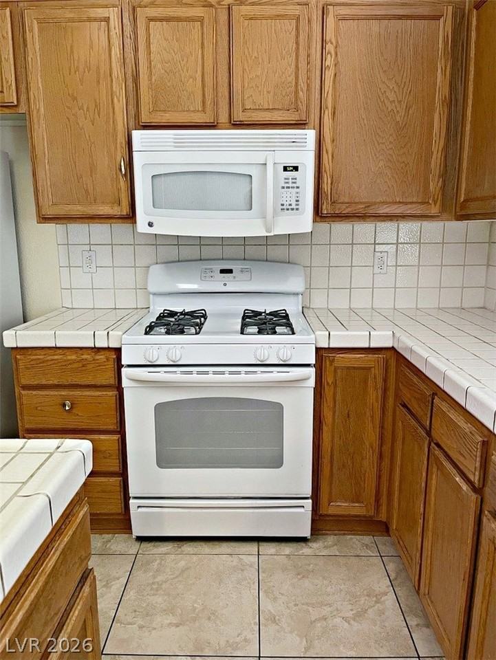 3496 Meridale Dr - Photo 7 of 34