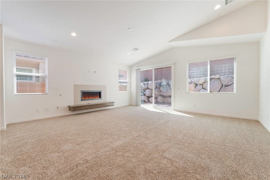 9835 High Alpine St - Photo 7 of 38
