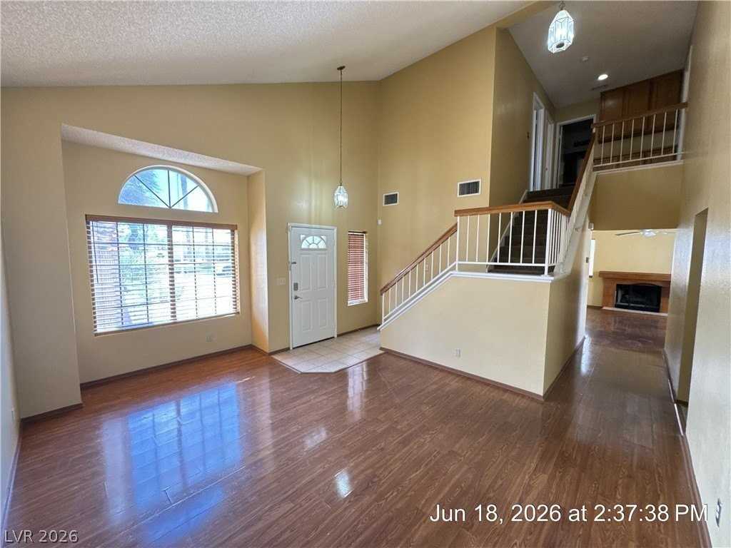 8240 Marcasel Dr - Photo 4 of 40